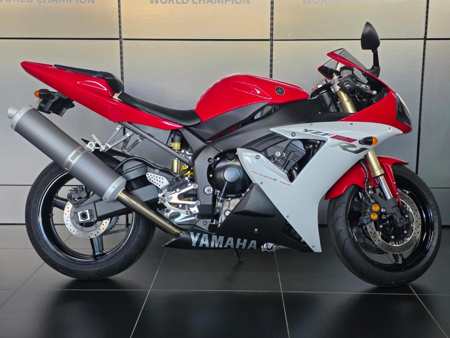 Yamaha YZF R1 Ducati