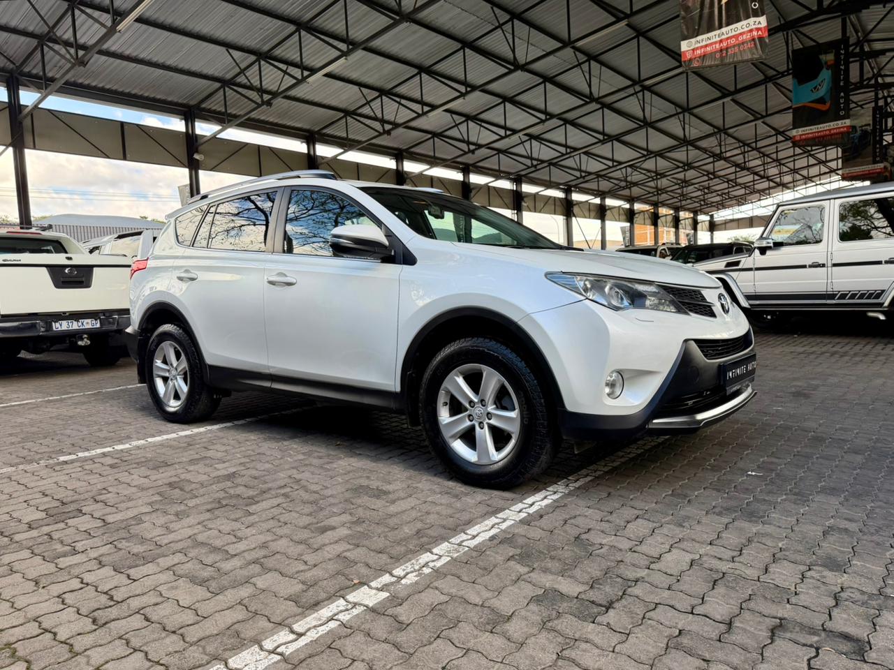 Toyota RAV4 2.2D-4D AWD VX Infinite Auto Gezina