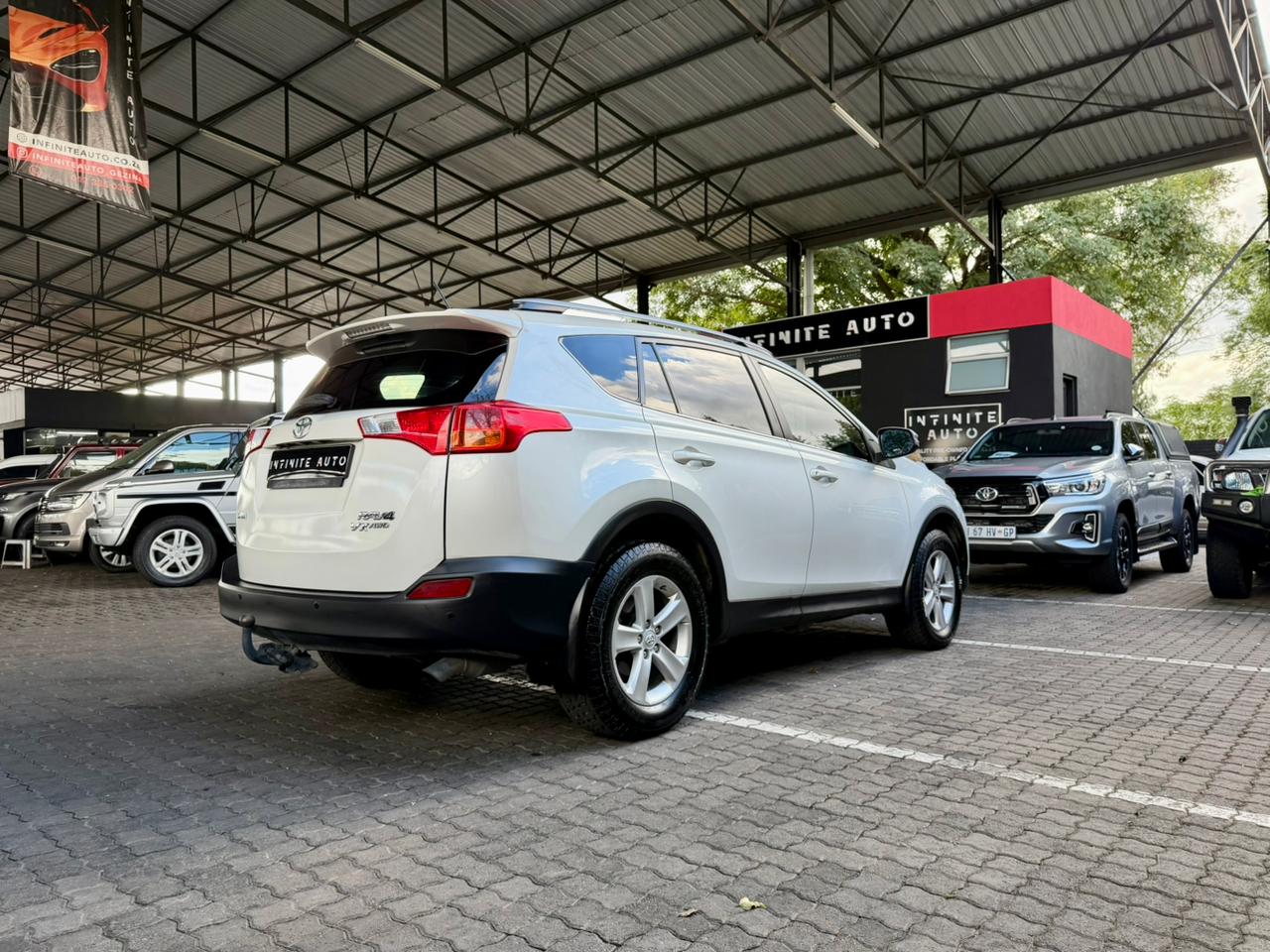 Toyota RAV4 2.2D-4D AWD VX Infinite Auto Gezina