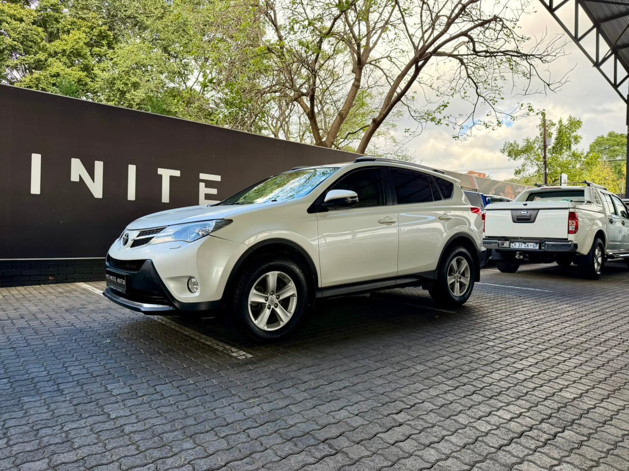 Toyota RAV4 2.2D-4D AWD VX Infinite Auto Gezina