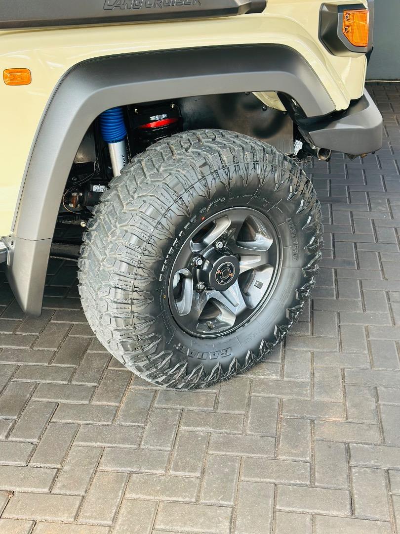 Toyota Land Cruiser 79 2.8GD-6 Double Cab Auto White Rhino Motors