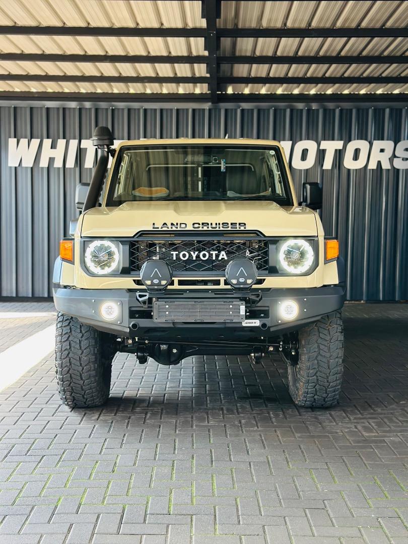 Toyota Land Cruiser 79 2.8GD-6 Double Cab Auto White Rhino Motors