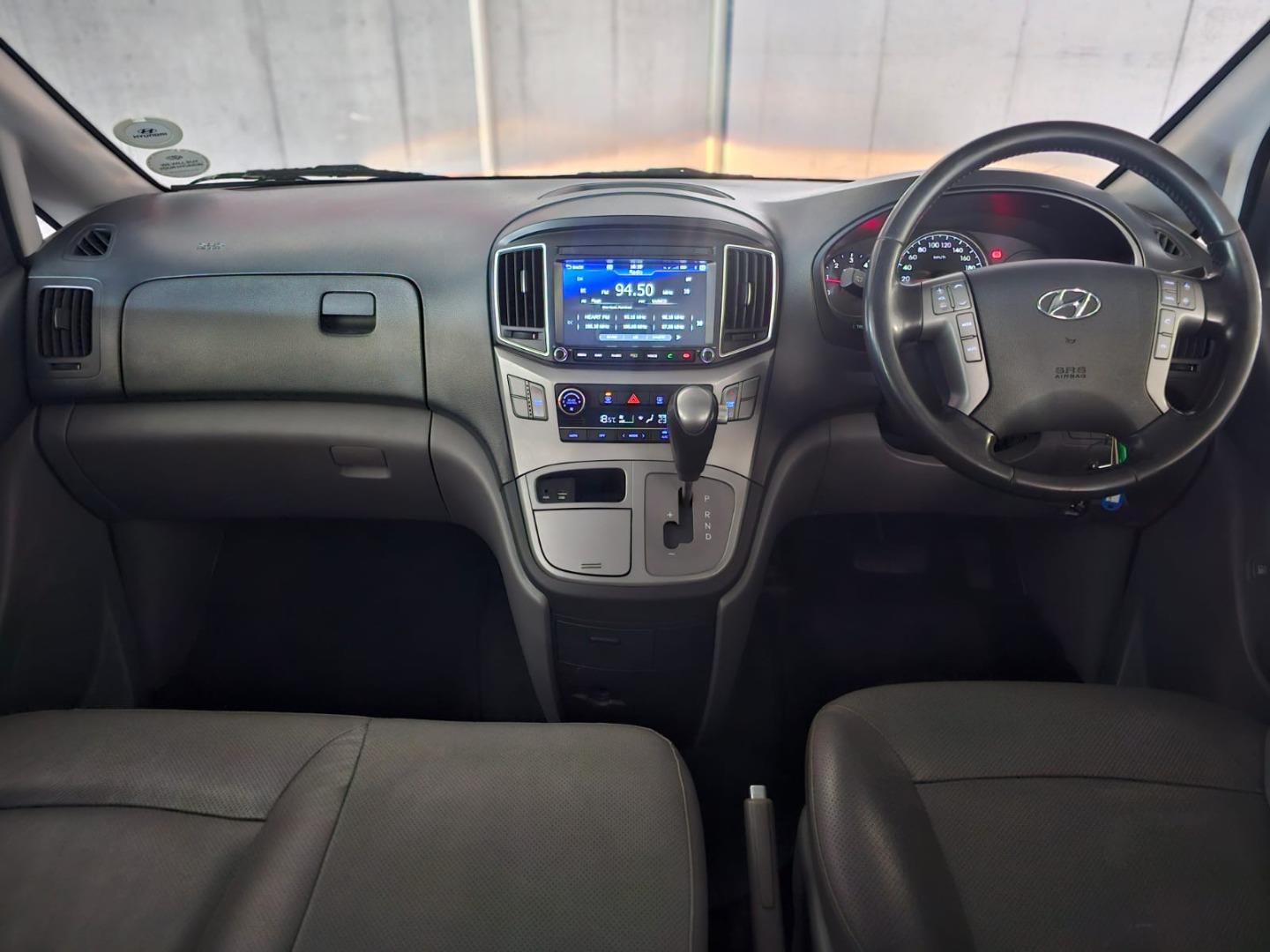 Hyundai H-1 2.5 CRDI ELITE Auto  9-Seater AutoHotSpot