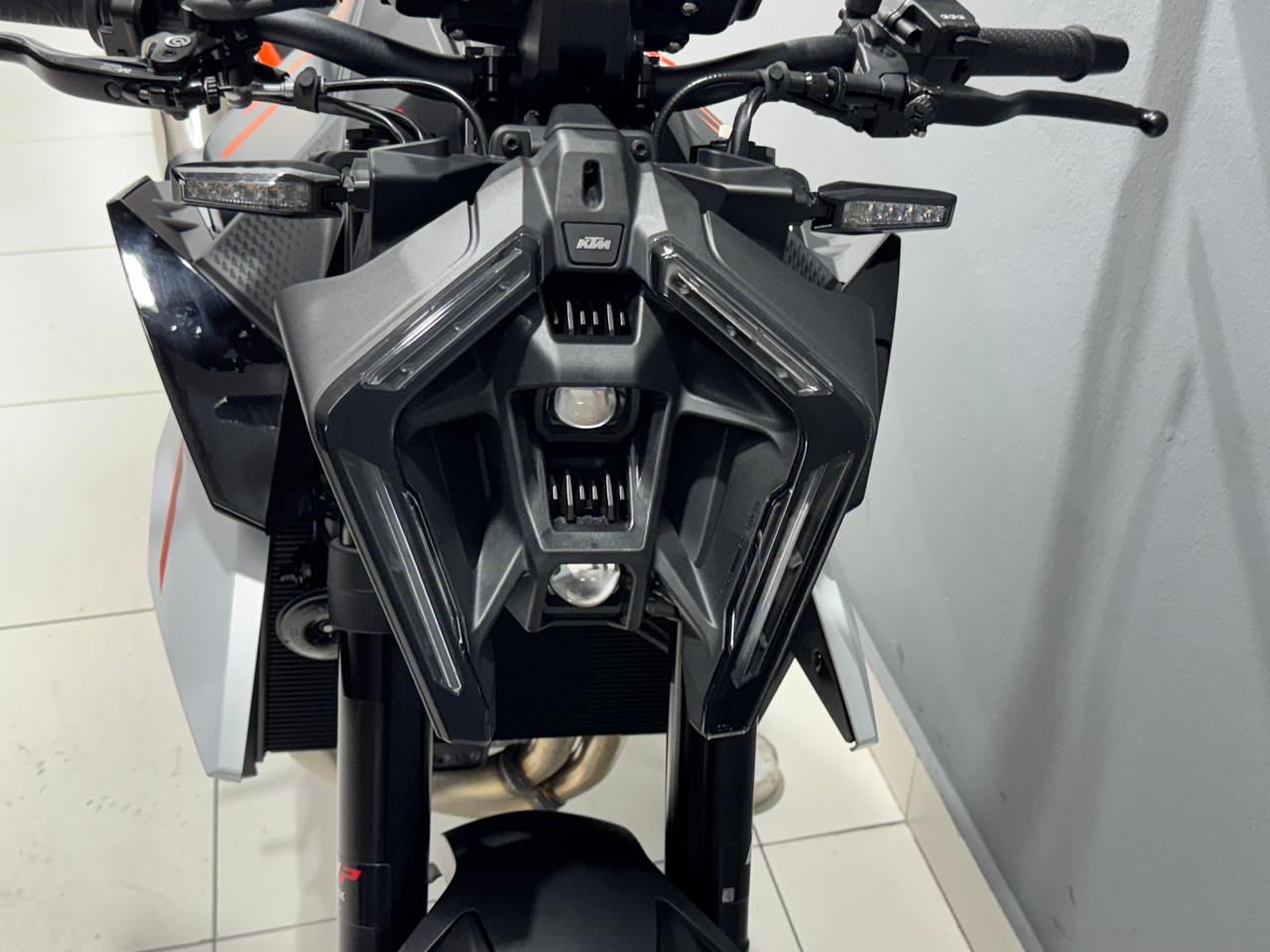 KTM 990 DUKE R