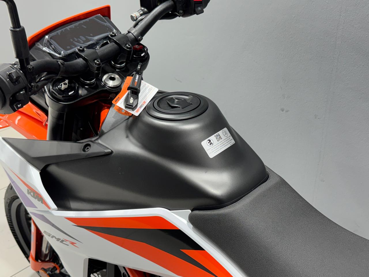KTM 390 SMC
