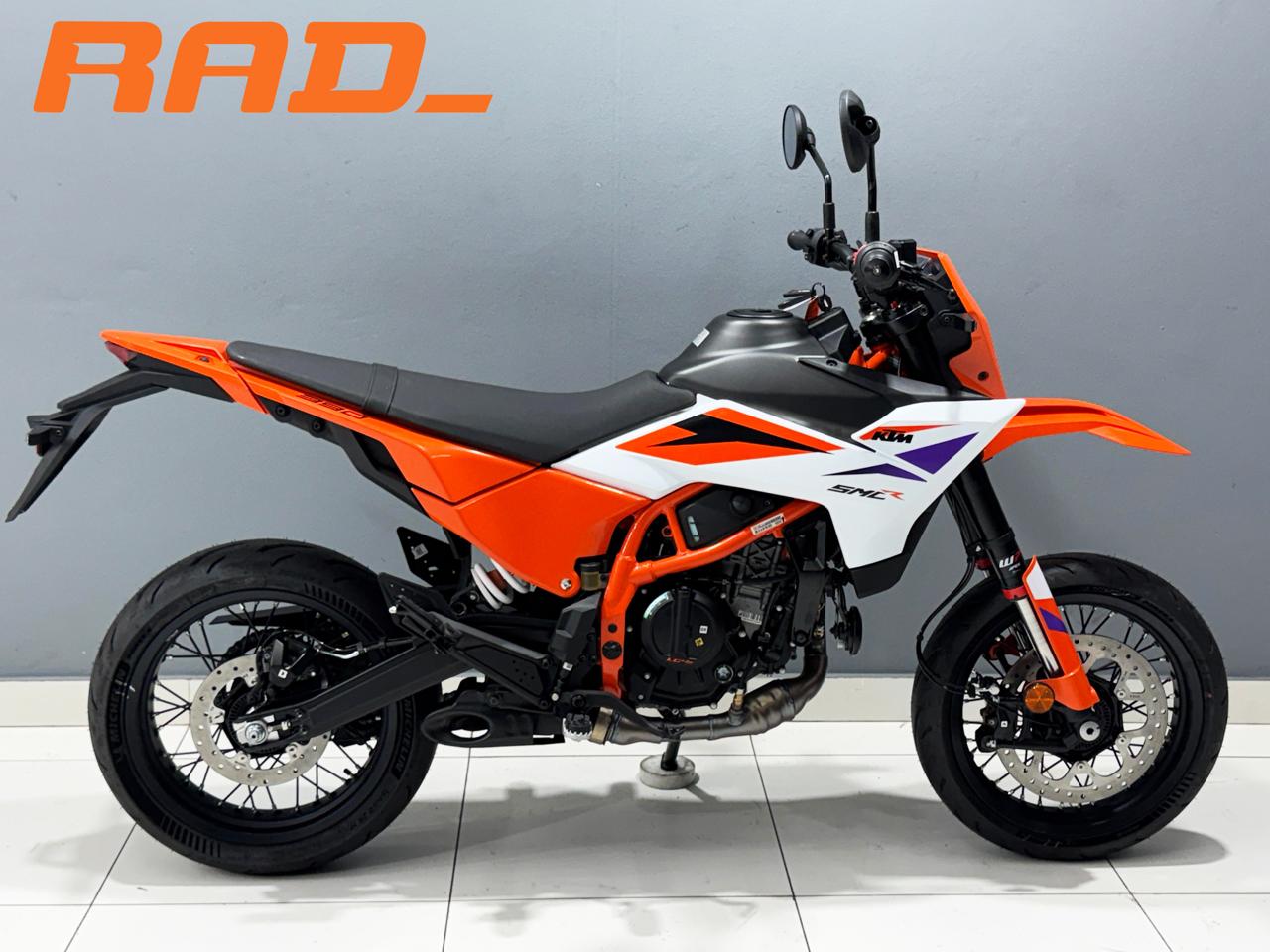 KTM 390 SMC