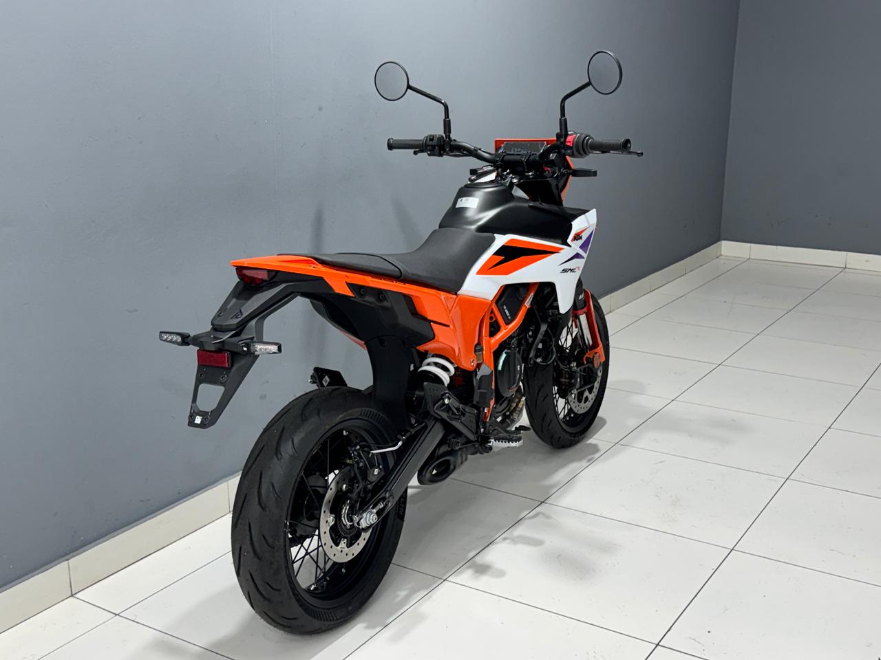 KTM 390 SMC