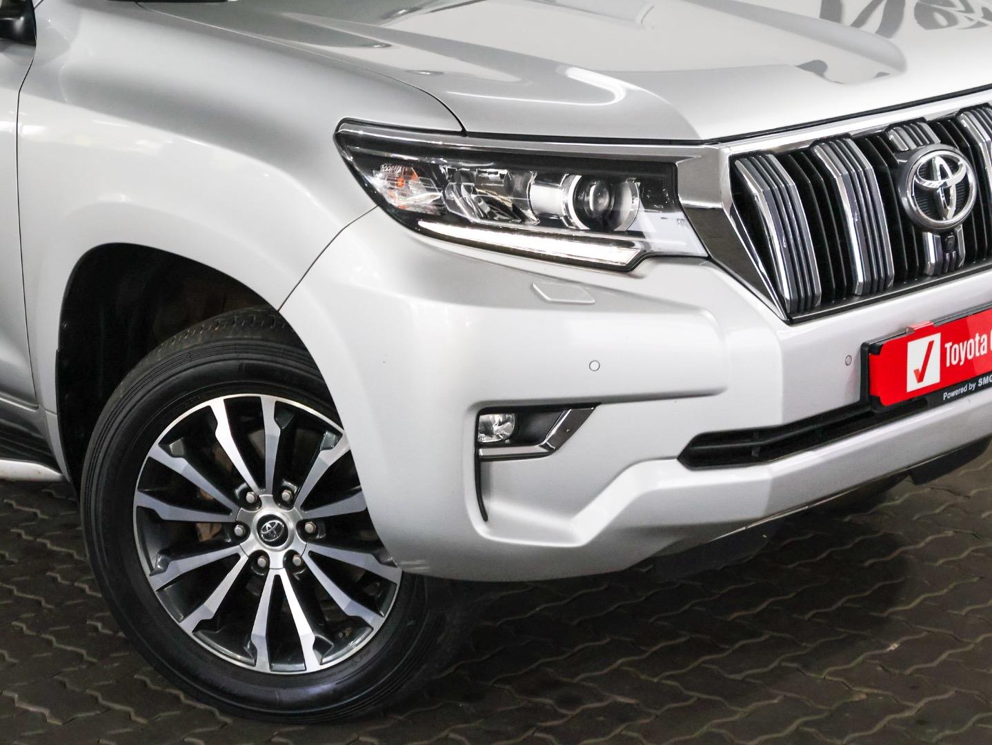Toyota Land Cruiser Prado 2.8GD VX SMG Toyota Cresta