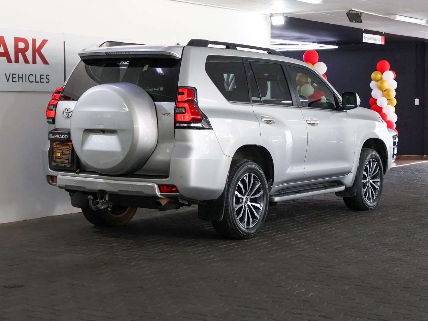 Toyota Land Cruiser Prado 2.8GD VX SMG Toyota Cresta