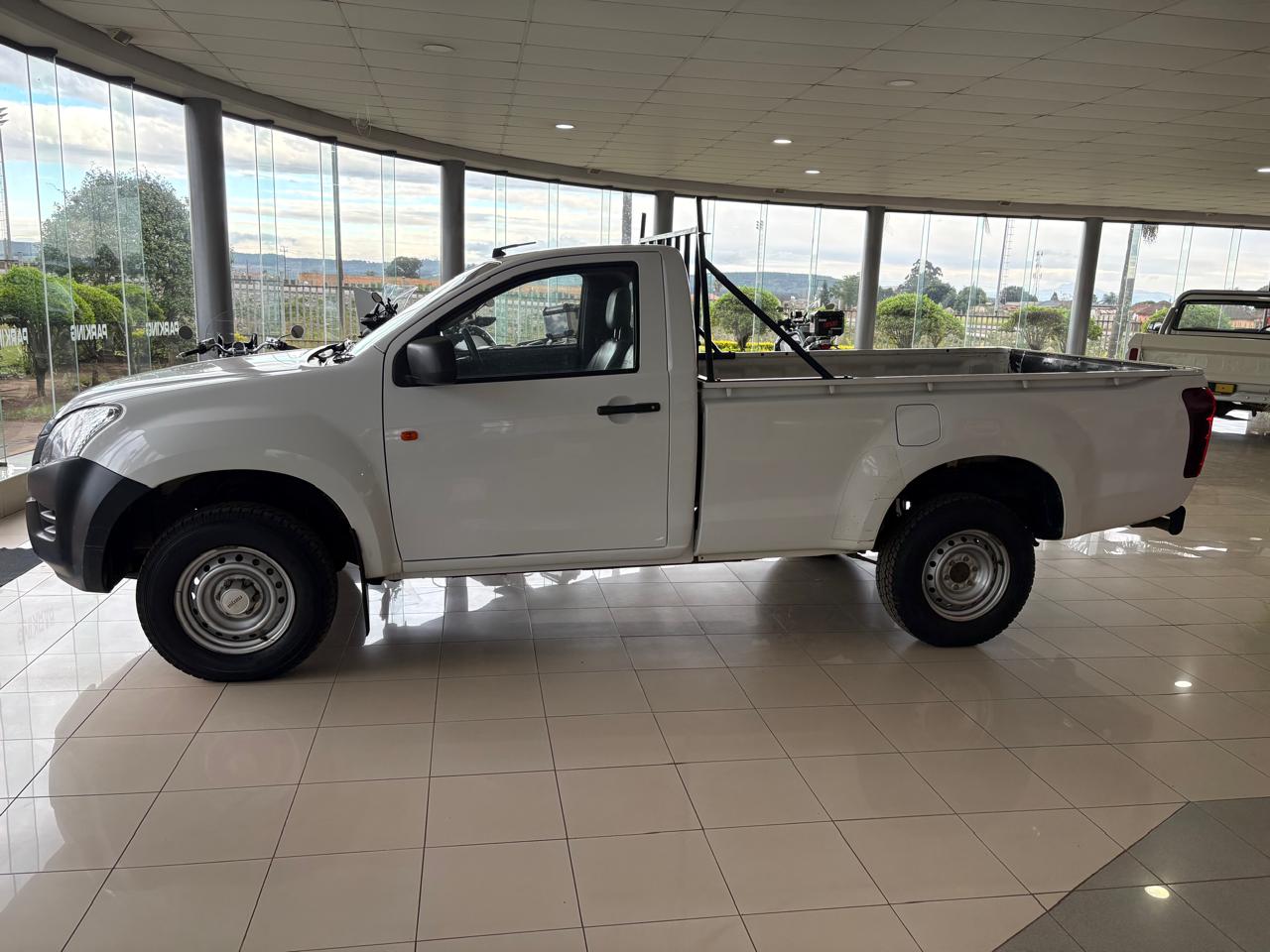 Isuzu KB 250 Fleetside Autobahn Auto