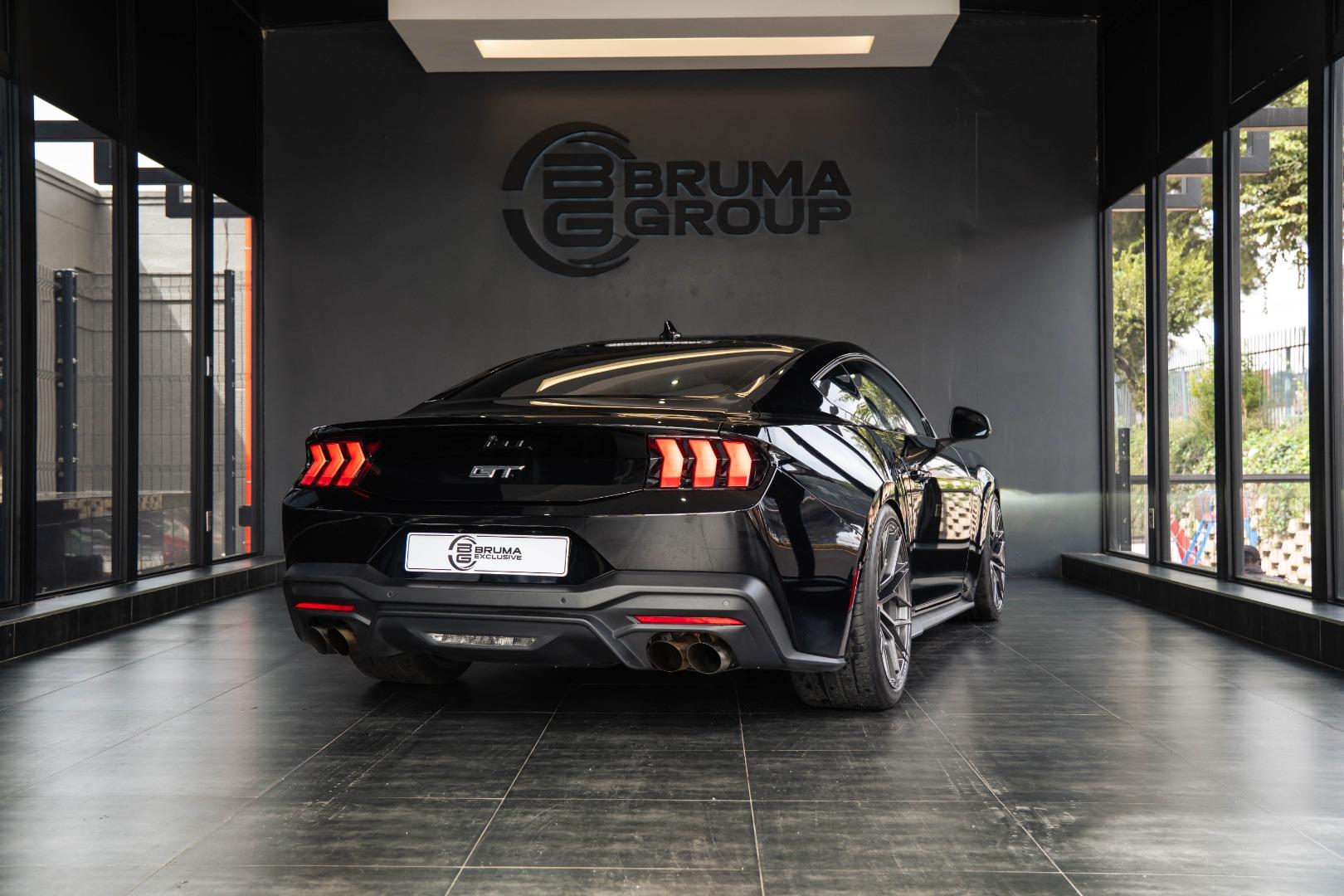 Ford Mustang 5.0 GT Fastback Bruma Nissan