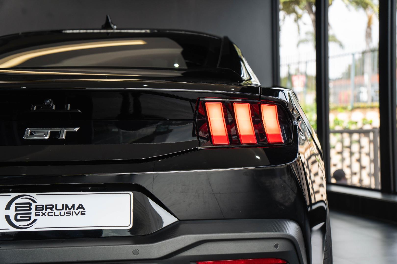 Ford Mustang 5.0 GT Fastback Bruma Nissan