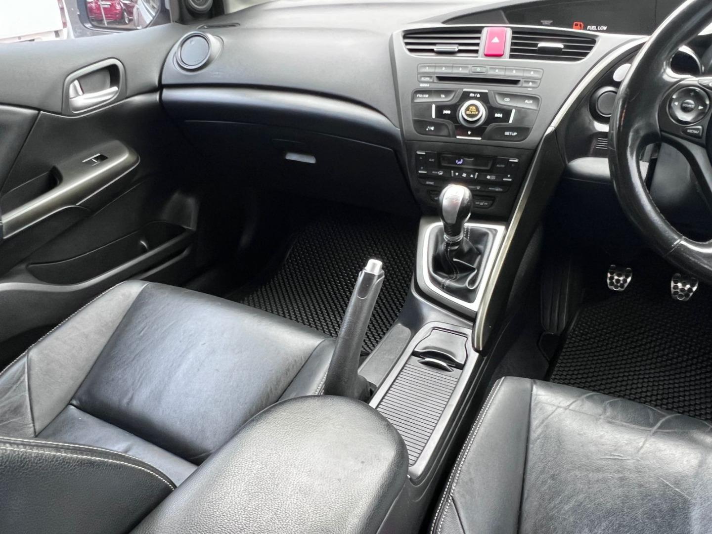 Honda Civic Hatch 1.8 Executive Pre-Owned Pros