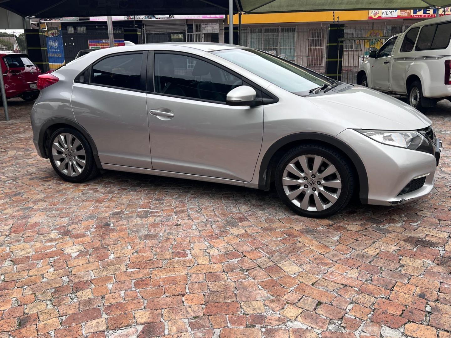 Honda Civic Hatch 1.8 Executive Pre-Owned Pros