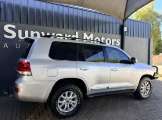 2017 Toyota Land Cruiser 200 4.5D-4D V8 VX-R for sale