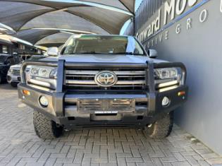 2017 Toyota Land Cruiser 200 4.5D-4D V8 VX-R for sale