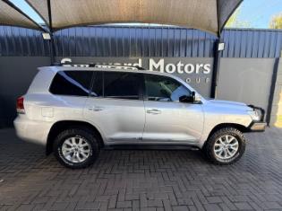 2017 Toyota Land Cruiser 200 4.5D-4D V8 VX-R for sale