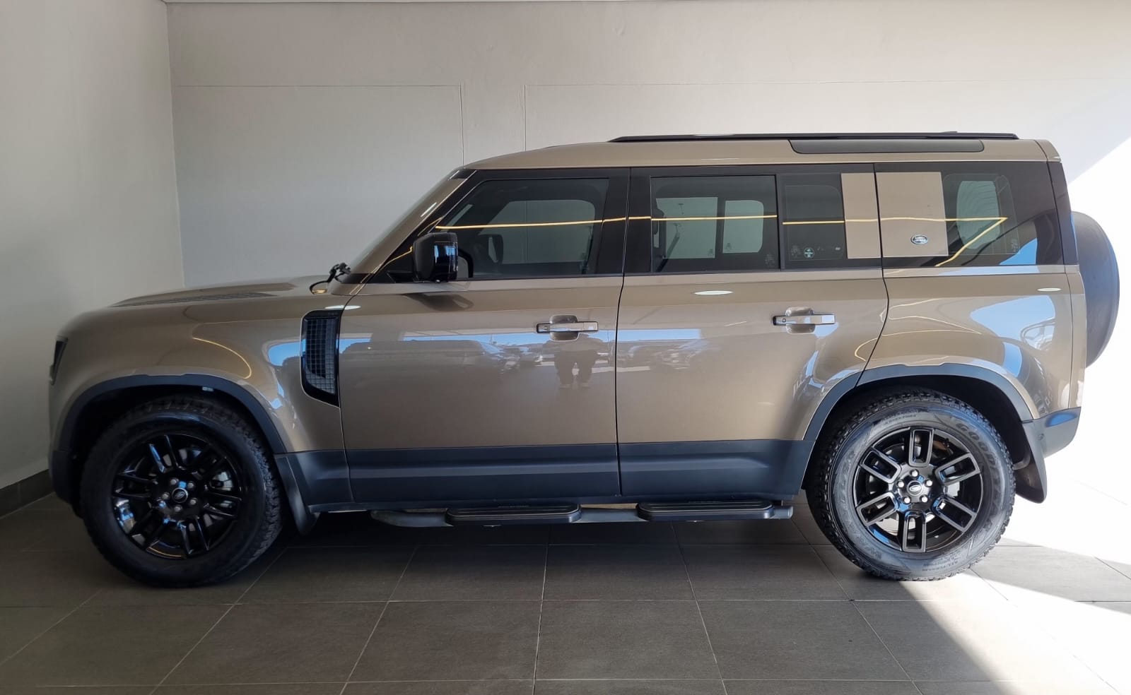 Land Rover Defender 110 D250 Se Jaguar Land Rover East Rand