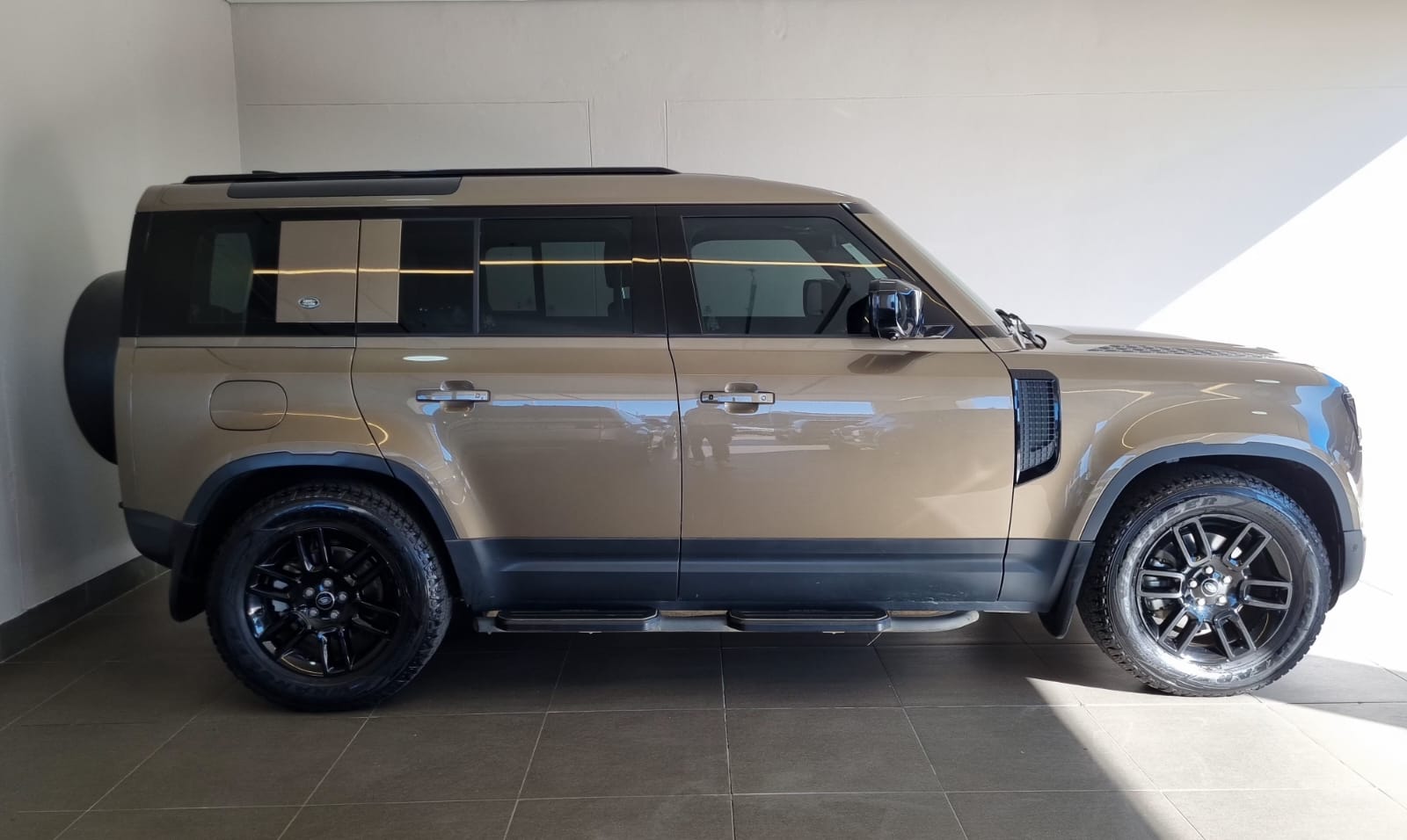 Land Rover Defender 110 D250 Se Jaguar Land Rover East Rand