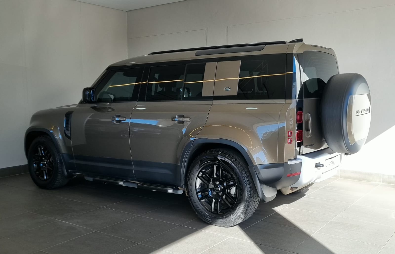 Land Rover Defender 110 D250 Se Jaguar Land Rover East Rand