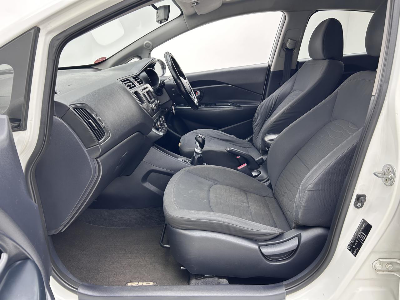 Kia Rio Hatch 1.4 Ebk Auto Dealers LA Rochelle