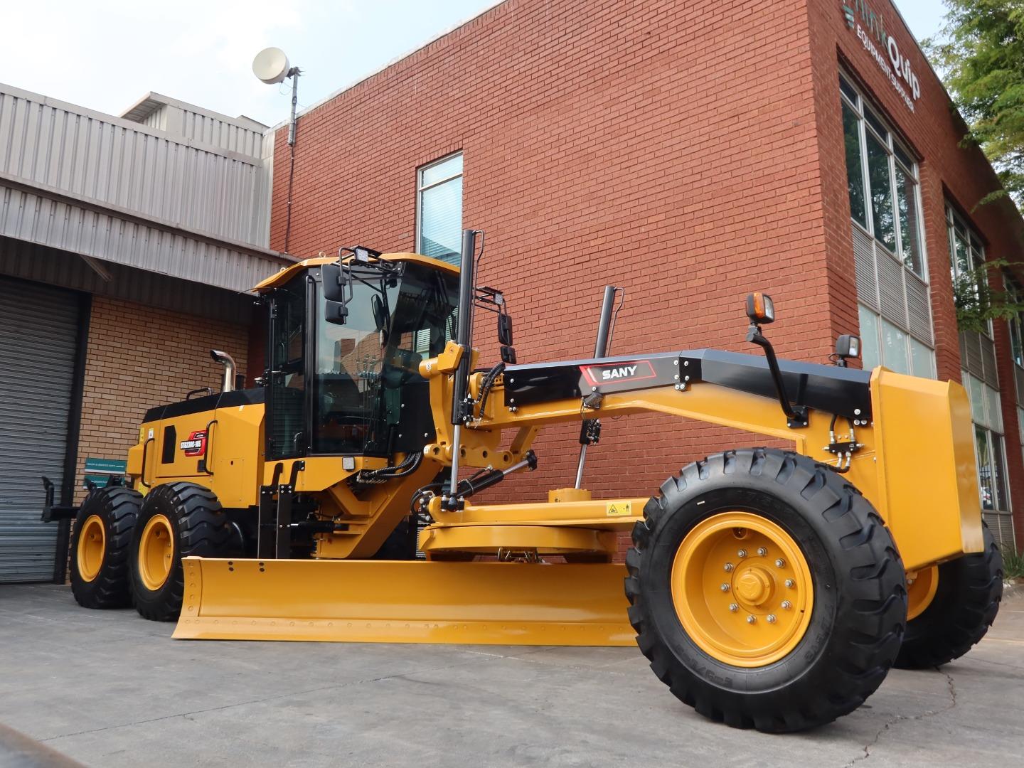 Sany STG230 Cummins 179Kw / 240Hp. Blade 4,270mm. Weight 18,460kg Think Quip