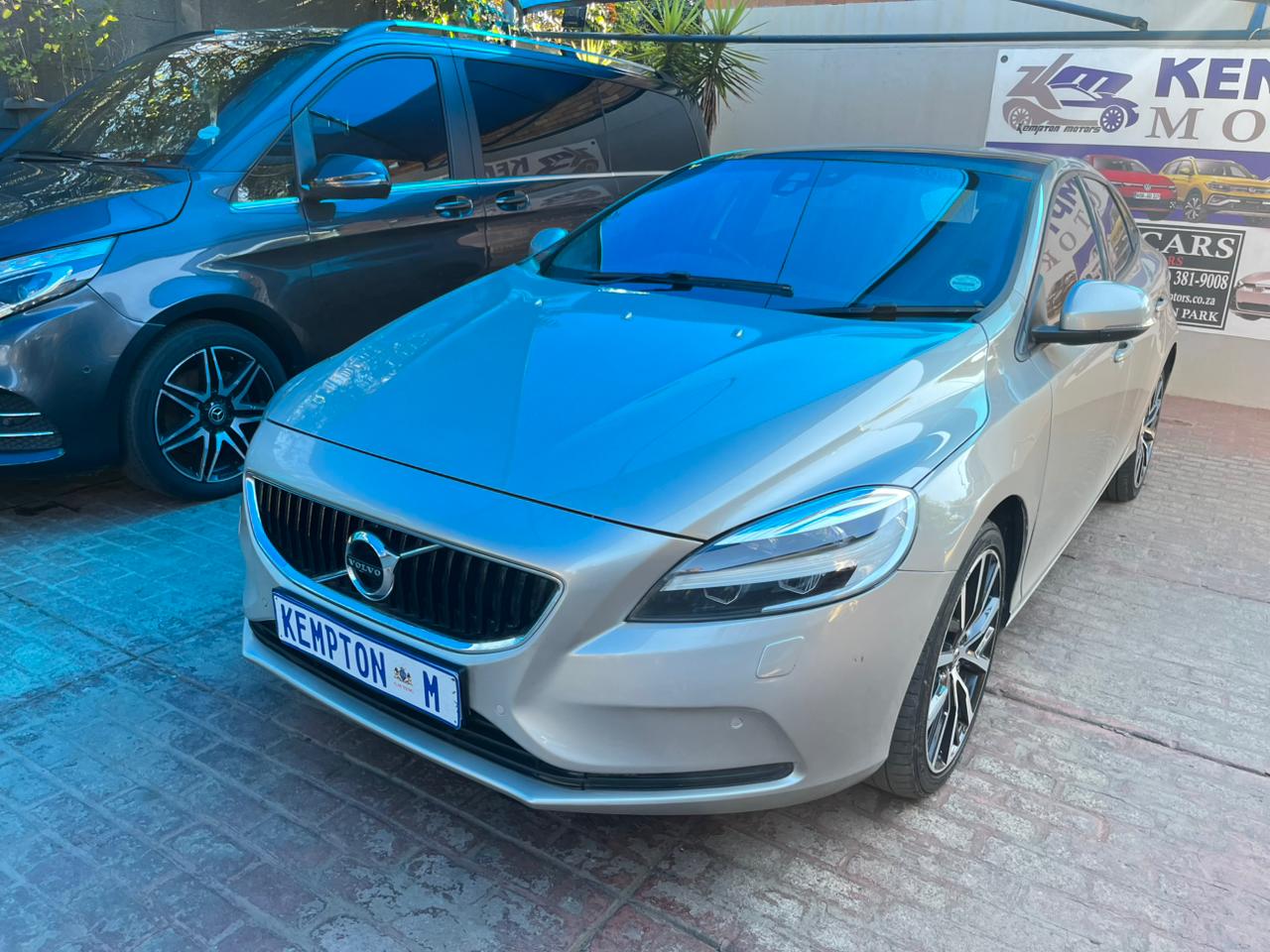2019 Volvo V40 D3 Momentum for sale