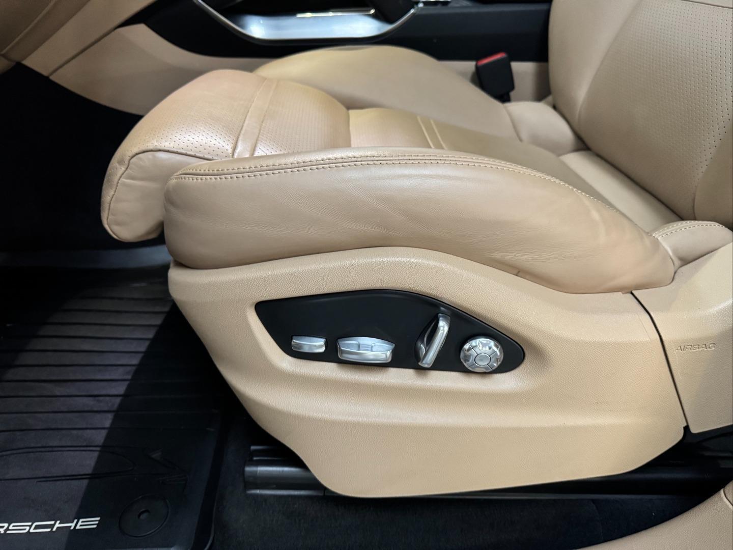 Porsche Cayenne Turbo Motor Pride