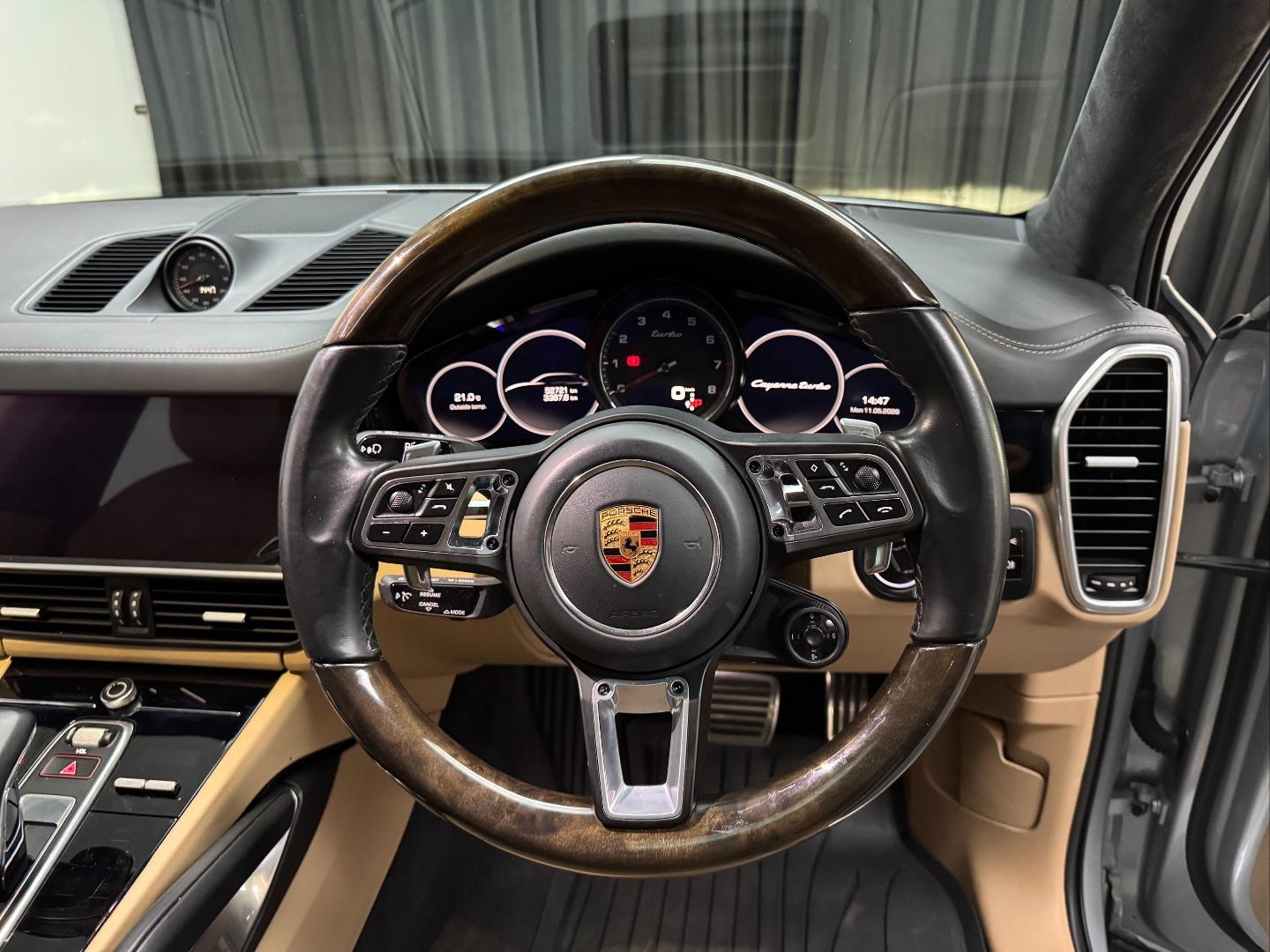 Porsche Cayenne Turbo Motor Pride