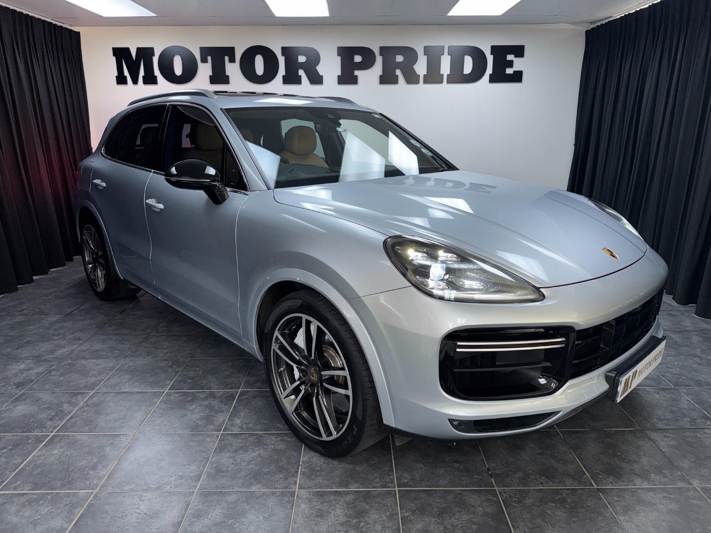 Porsche Cayenne Turbo Motor Pride