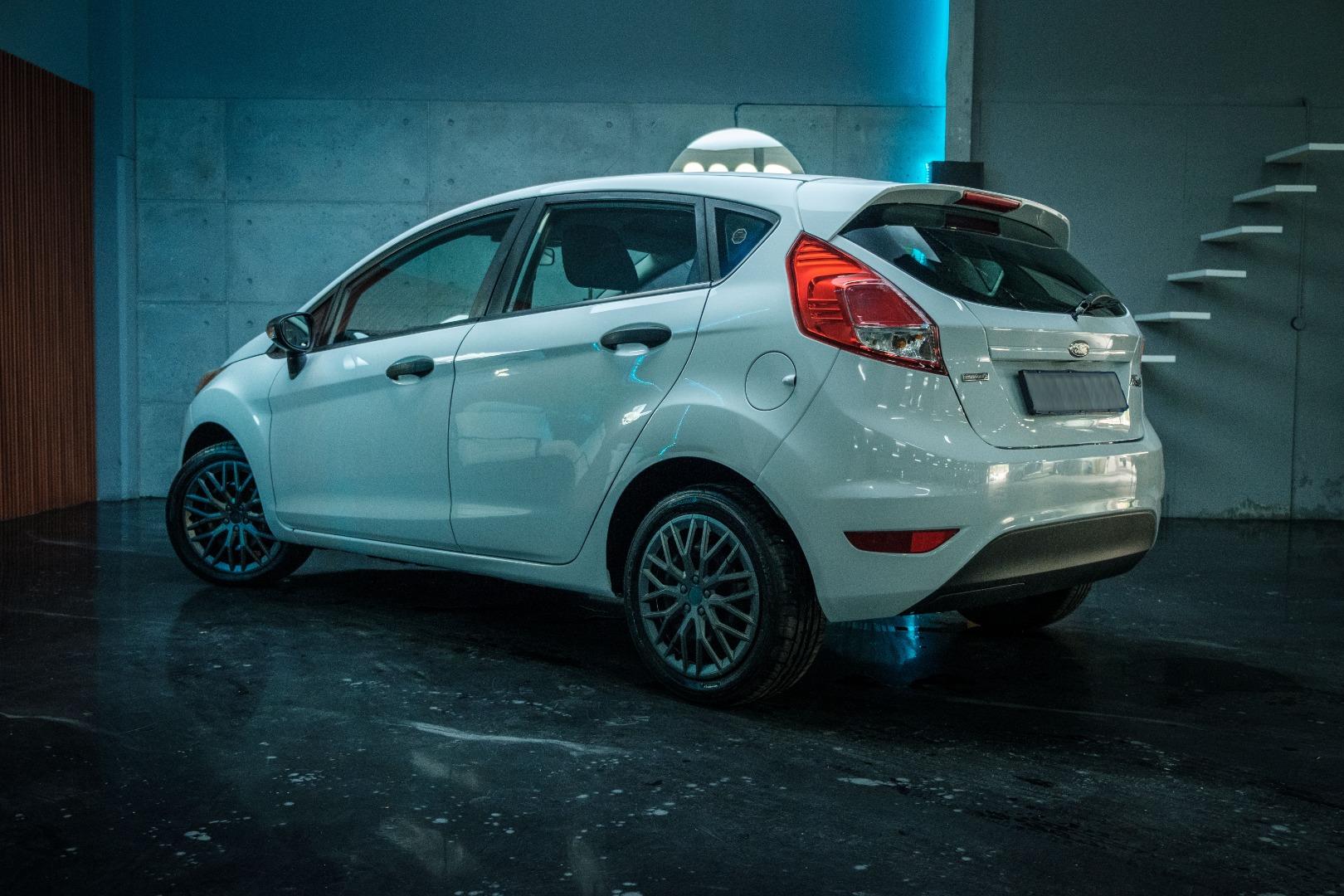 Ford Fiesta 5-Door 1.0T Ambiente Auto Mad Cars