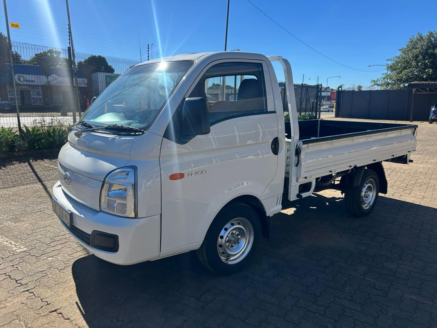 2020 Hyundai H-100 Bakkie 2.6D Deck for sale