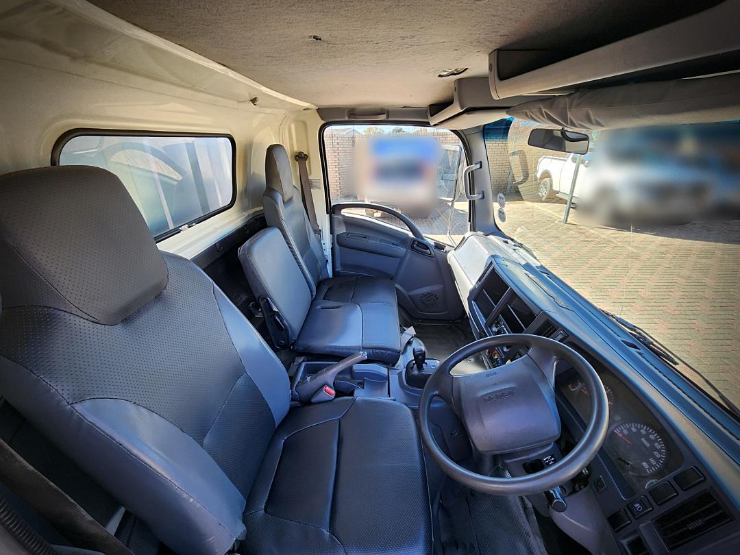 Isuzu NPR Tautliner Newlands Commercial