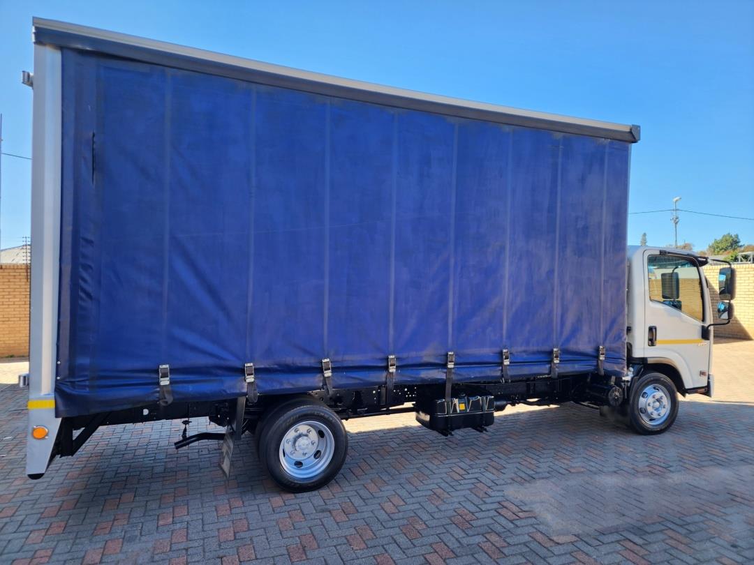 Isuzu NPR Tautliner Newlands Commercial