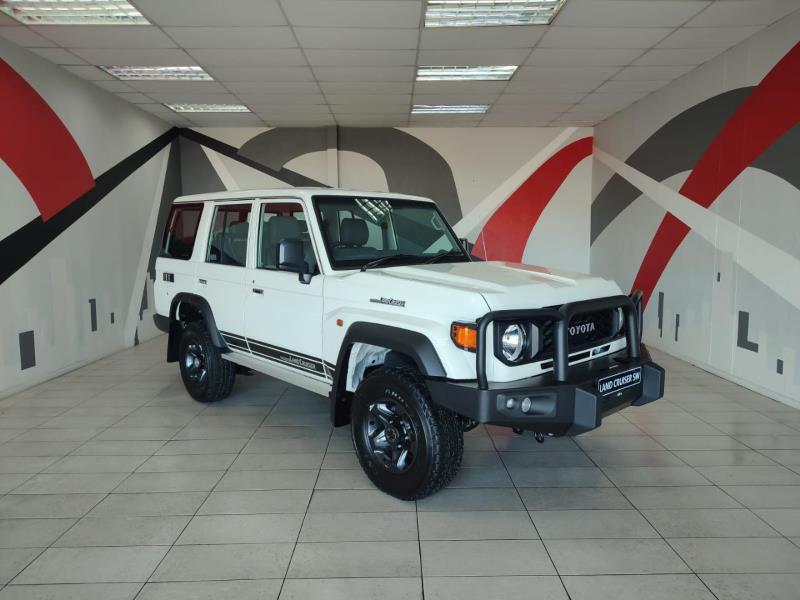 Toyota Land Cruiser 76 2.8GD-6 Station Wagon VX for sale in