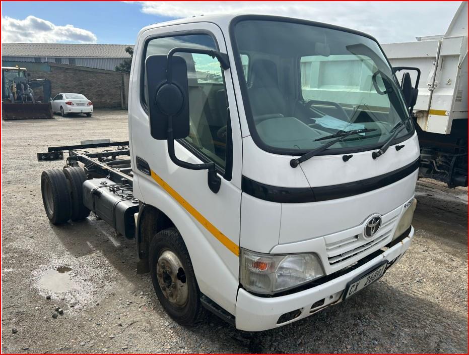 Toyota Dyna 150  04-093 Hino George