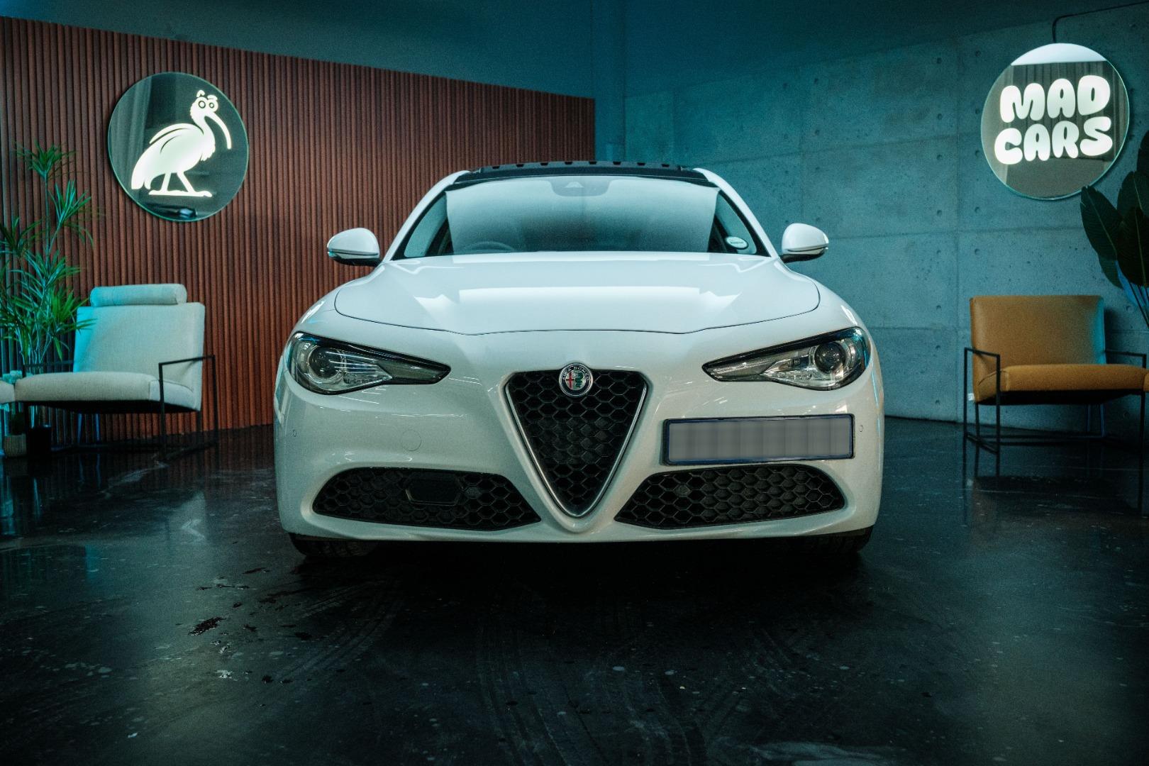 Alfa Romeo Giulia 2.0T Super Mad Cars