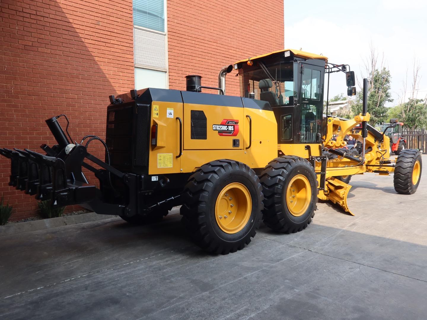 Sany STG230 Cummins 179Kw / 240Hp. Blade 4,270mm. Weight 18,460kg Think Quip