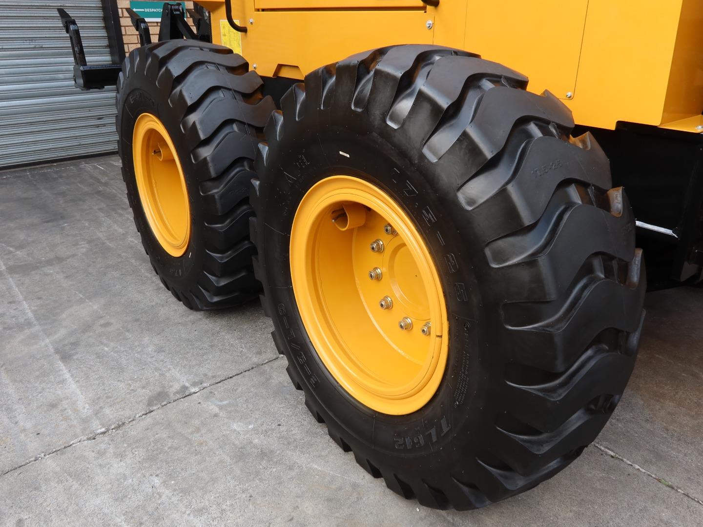 Sany STG230 Cummins 179Kw / 240Hp. Blade 4,270mm. Weight 18,460kg Think Quip