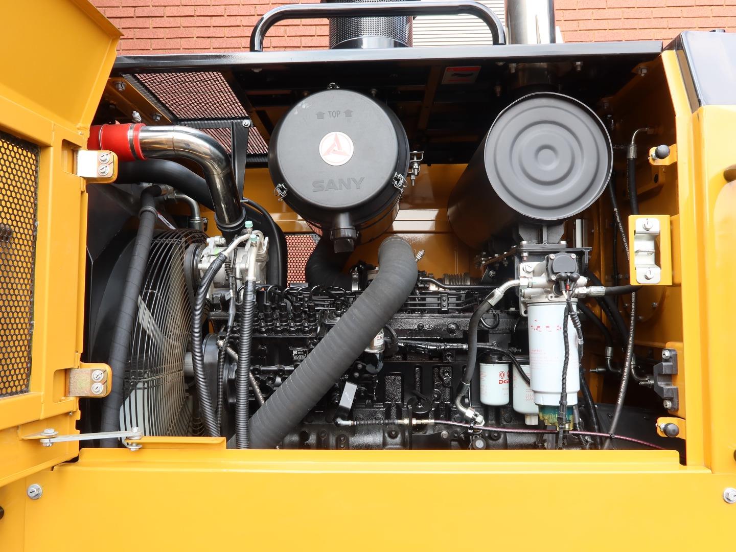 Sany STG230 Cummins 179Kw / 240Hp. Blade 4,270mm. Weight 18,460kg Think Quip