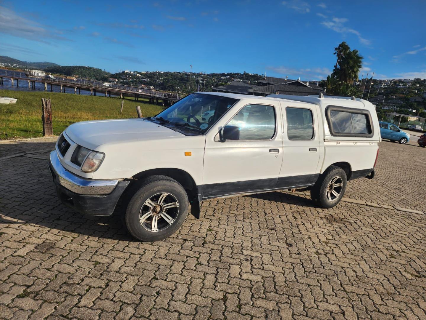 Nissan Hardbody 2.4i SL Amazen Auto