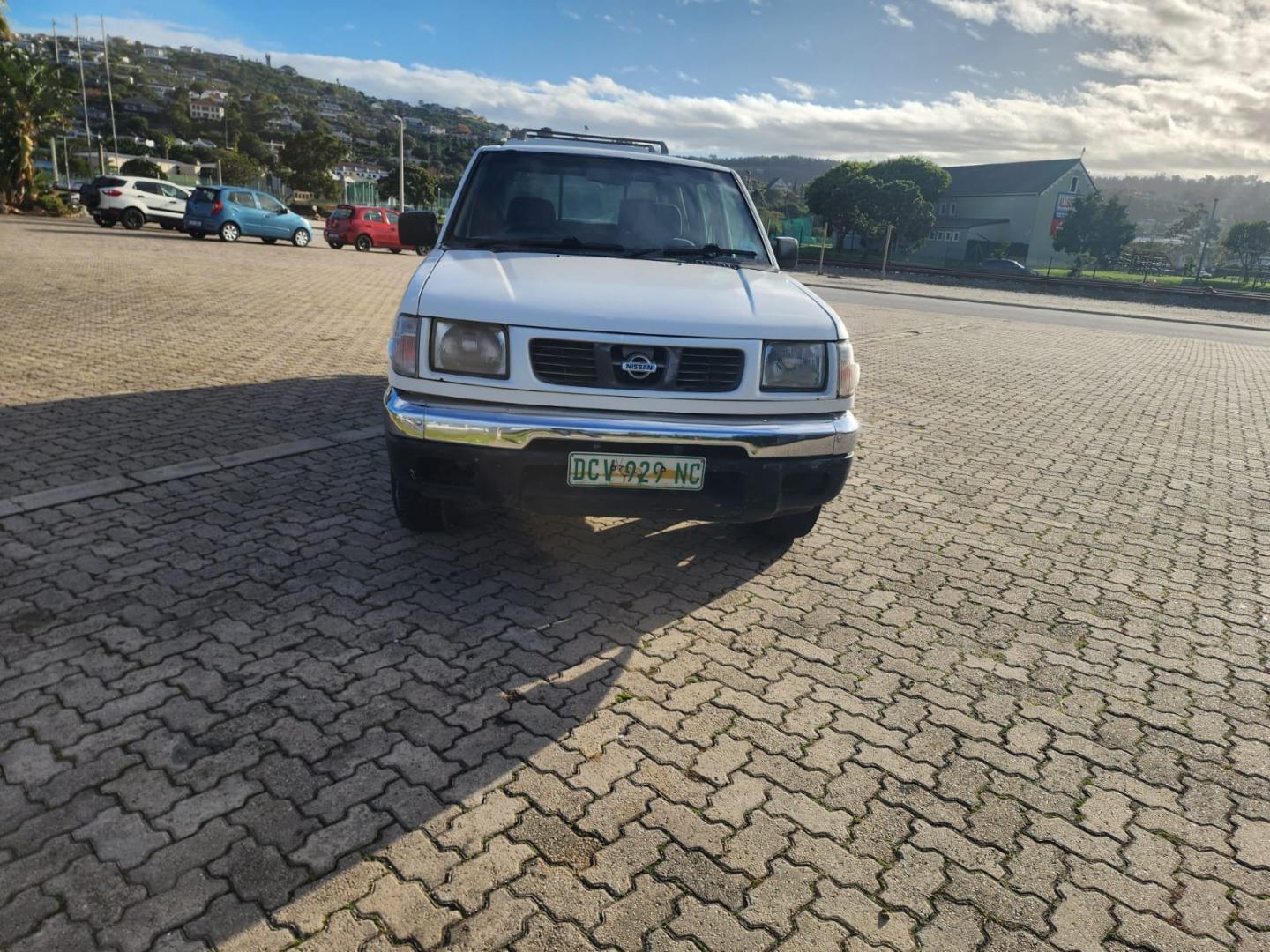 Nissan Hardbody 2.4i SL Amazen Auto