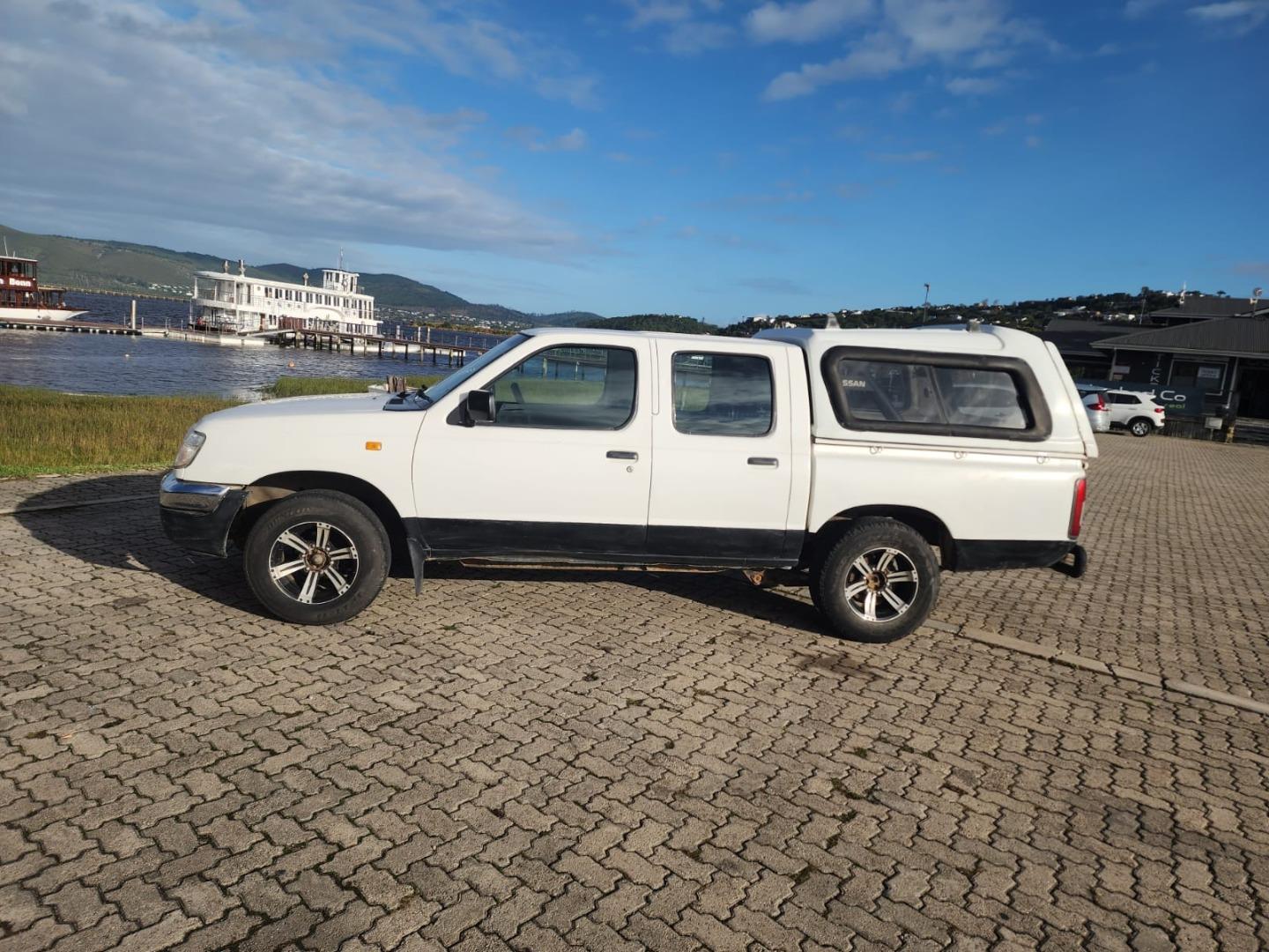 Nissan Hardbody 2.4i SL Amazen Auto