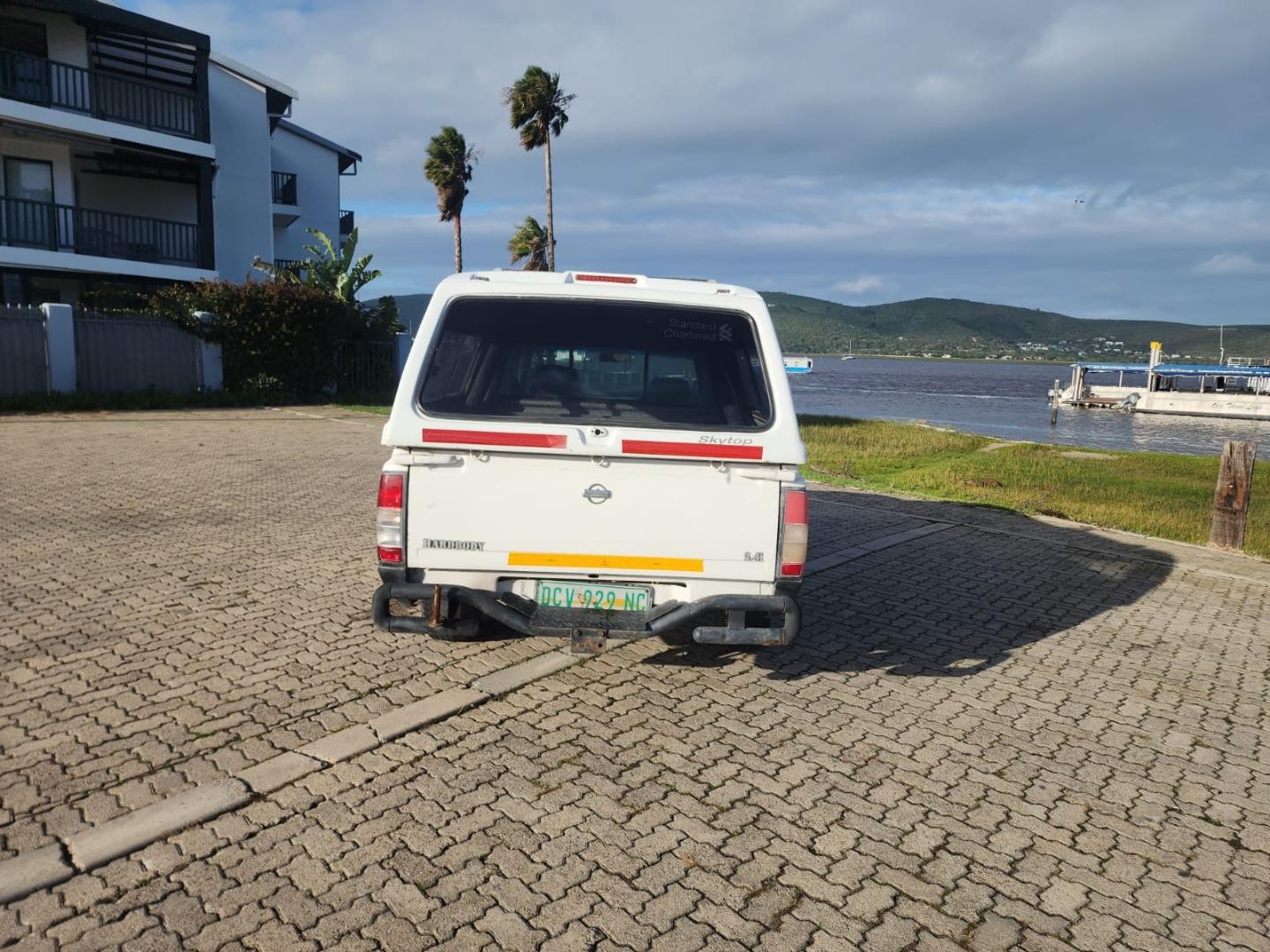 Nissan Hardbody 2.4i SL Amazen Auto