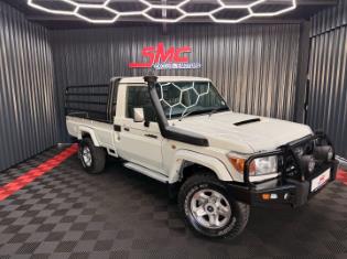 2015 Toyota Land Cruiser 79 4.5D-4D LX V8 for sale