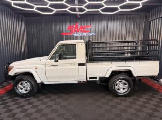 2015 Toyota Land Cruiser 79 4.5D-4D LX V8 for sale