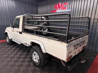 2015 Toyota Land Cruiser 79 4.5D-4D LX V8 for sale