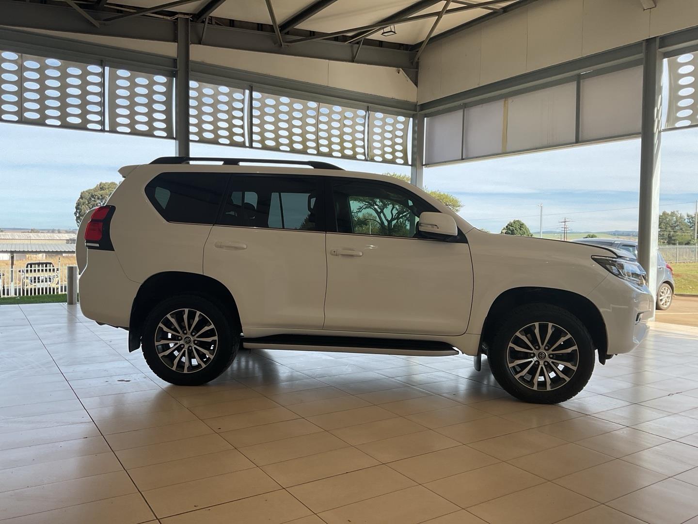 Toyota Land Cruiser Prado 2.8GD VX-L Mascor Toyota