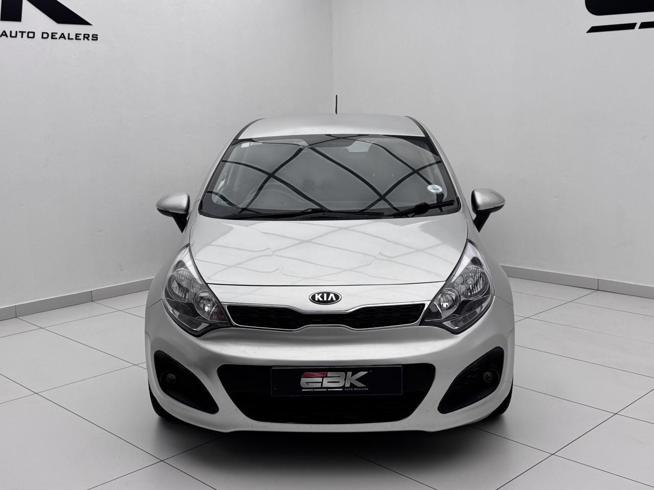Kia Rio Hatch 1.4 EBK Diagonal Street