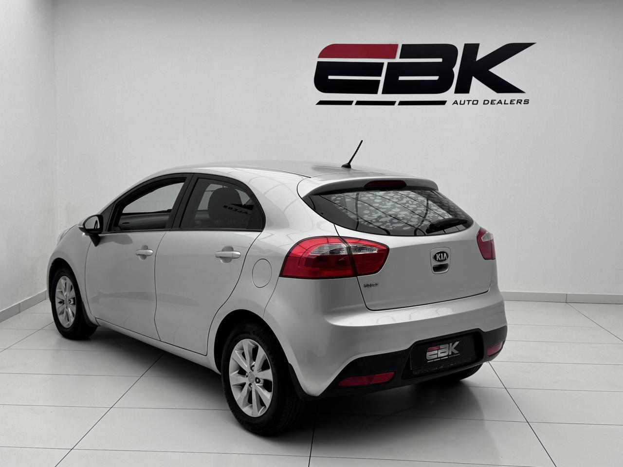 Kia Rio Hatch 1.4 EBK Diagonal Street